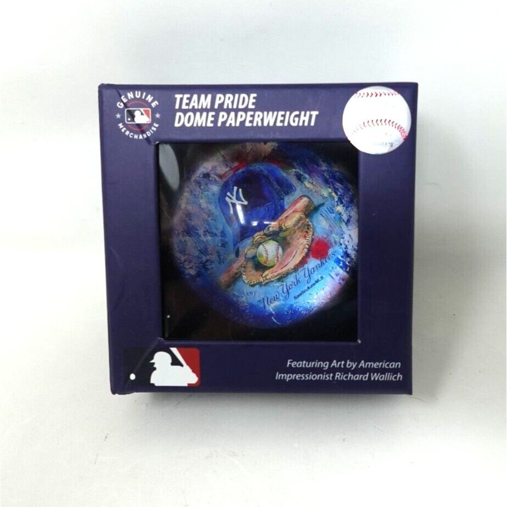 New York Yankees Glass Dome Paperweight